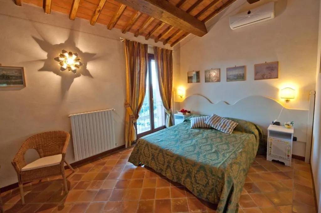 Podere Chiaromonte Villa Palaia Farm stay