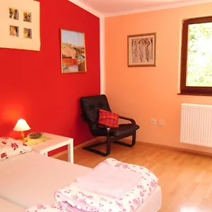 https://apartments-kestenovi-dvori.primorje-gorskikotar.com
