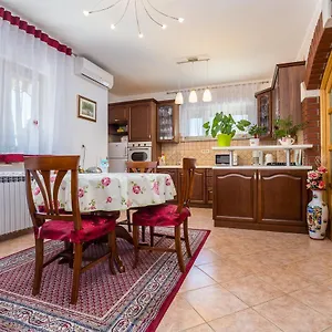 https://apartments-janko.in-istria.net